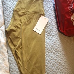 Lululemon size 12 yoga cropped pants